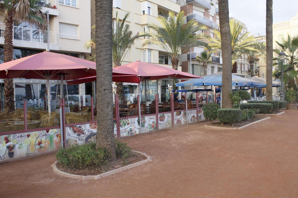 Terrasses al passeig Jacint Verdaguer de Lloret de Mar.