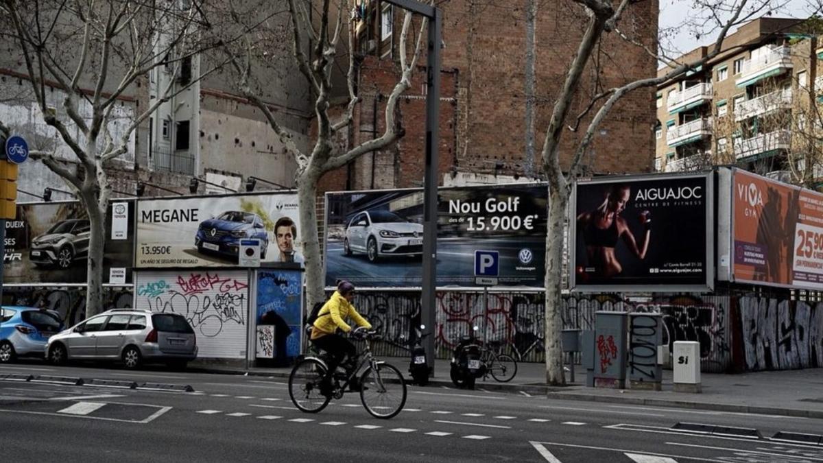 Solar de la Avenida del Paral·lel de Barcelona.