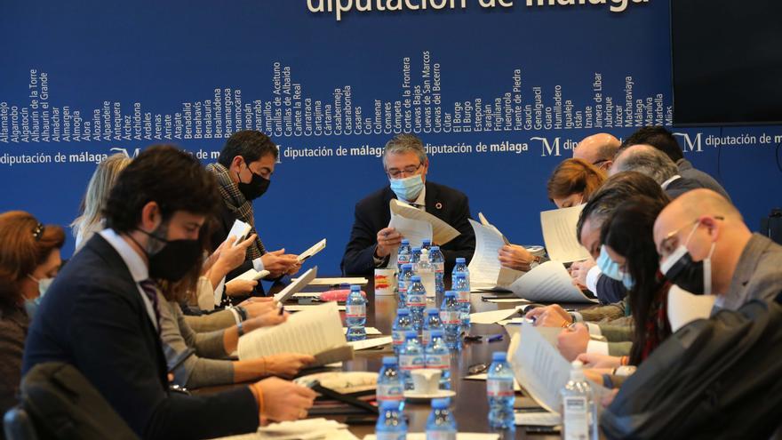 La Diputación aprueba proyectos de obras en diez municipios de la Axarquía por 1,7 millones de euros