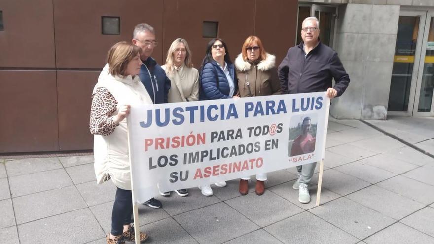 Los hermanos de Luis Salazar declaran en la Audiencia Provincial sobre el crimen: &quot;Le daba pánico que le pudieran hacer daño a su hijo, pero se lo hicieron a él&quot;