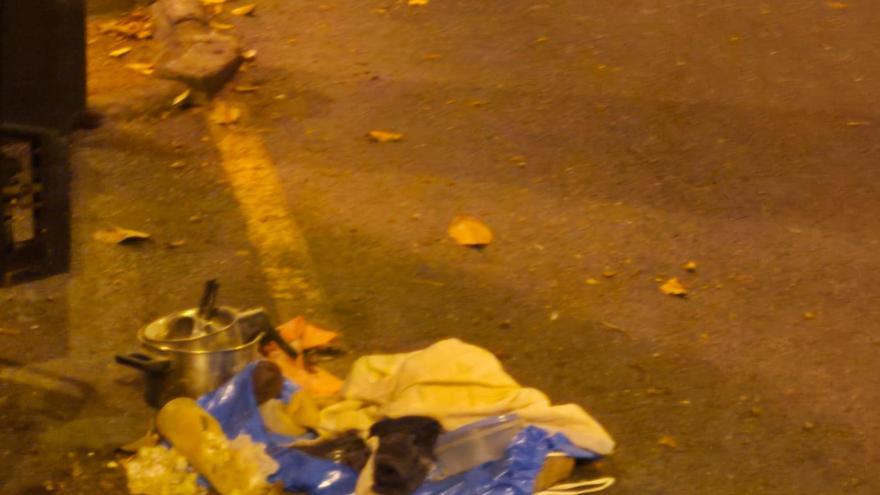 Suciedad en el barrio de Arenales, en Las Palmas de Gran Canaria