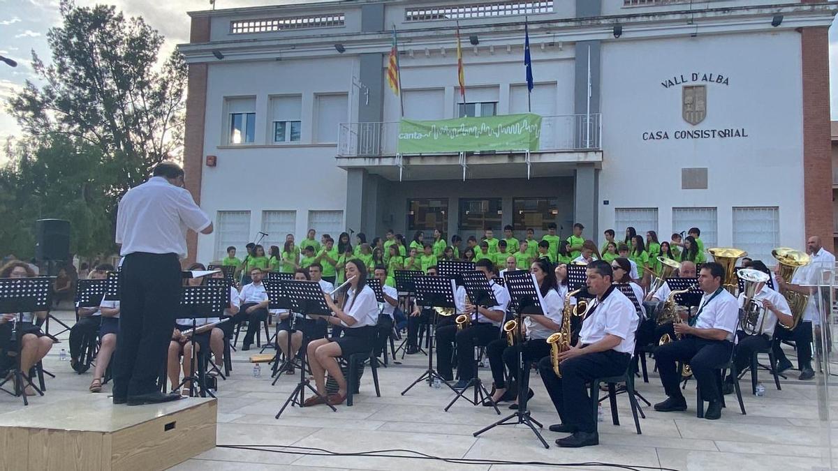 Imagen del concierto de &#039;L&#039;Escola Canta&#039; en la localidad castellonense de Vall d&#039;Alba