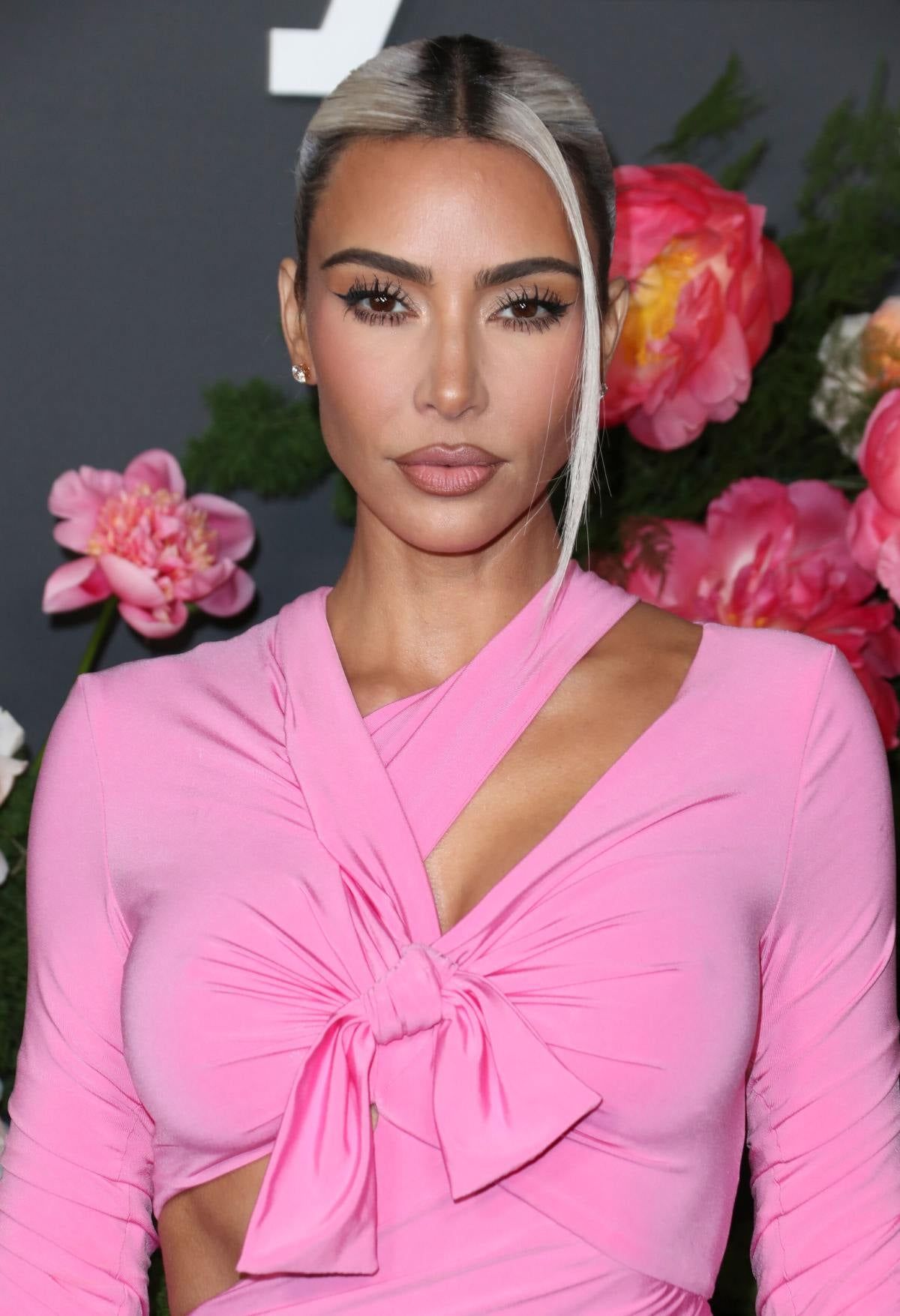 Kim Kardashian, de rosa en una gala en Los Ángeles