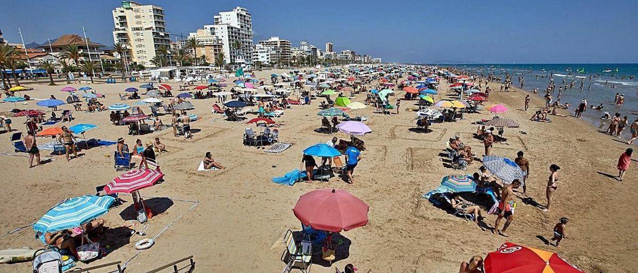 Agosto a medio gas en Gandia