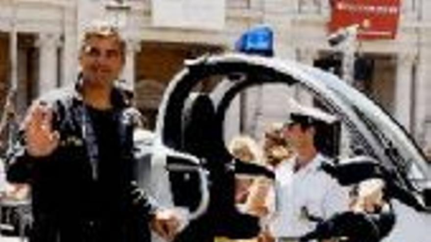 Clooney da a Roma motos sanitarias