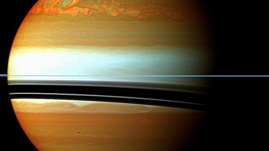 Las caóticas tormentas de Saturno
