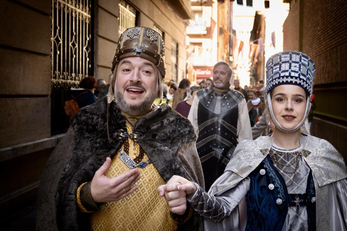 Pedro de Azagra e Isabel de Segura, tras casarse en Teruel.