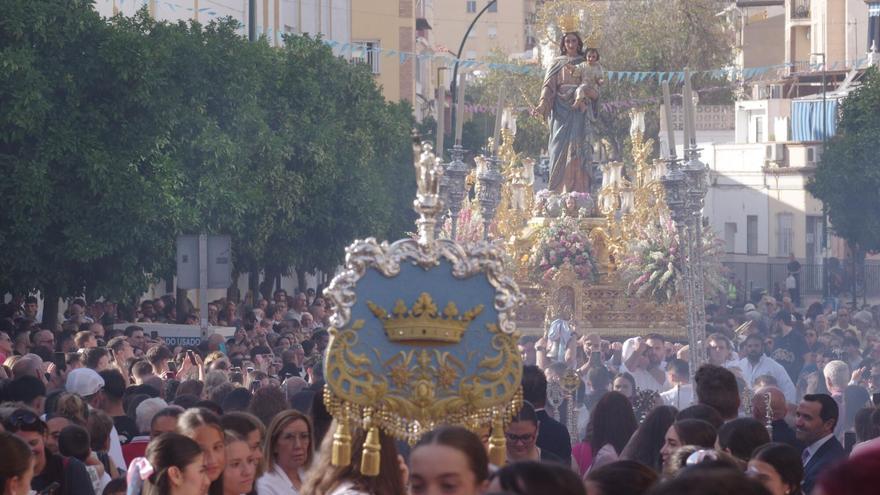 María Auxiliadora sale en procesión por Capuchinos