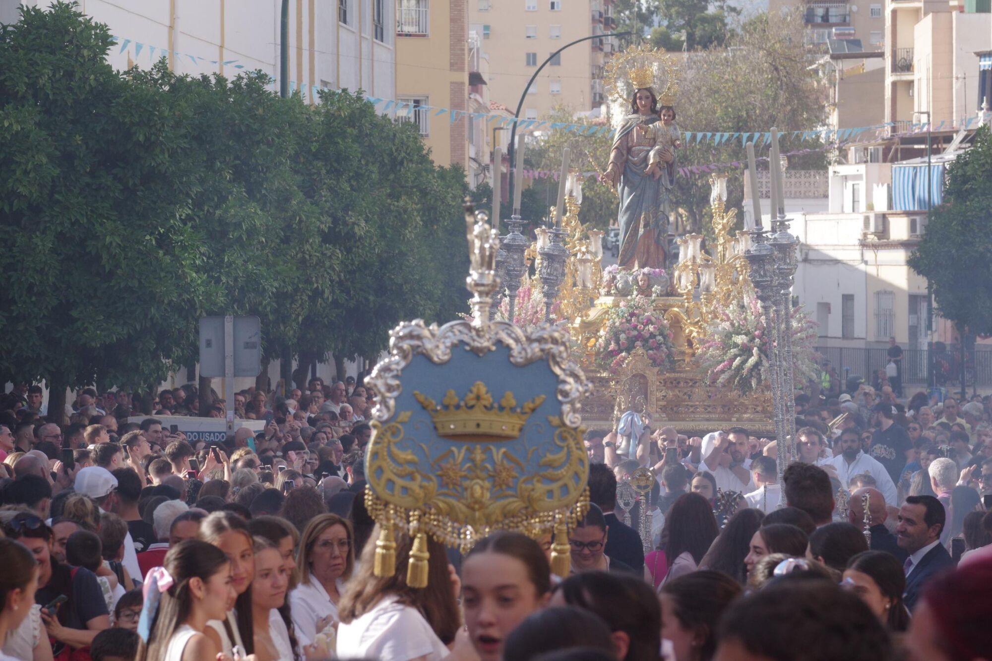 Salida procesional de María Auxiliadora por Capuchinos en 2025