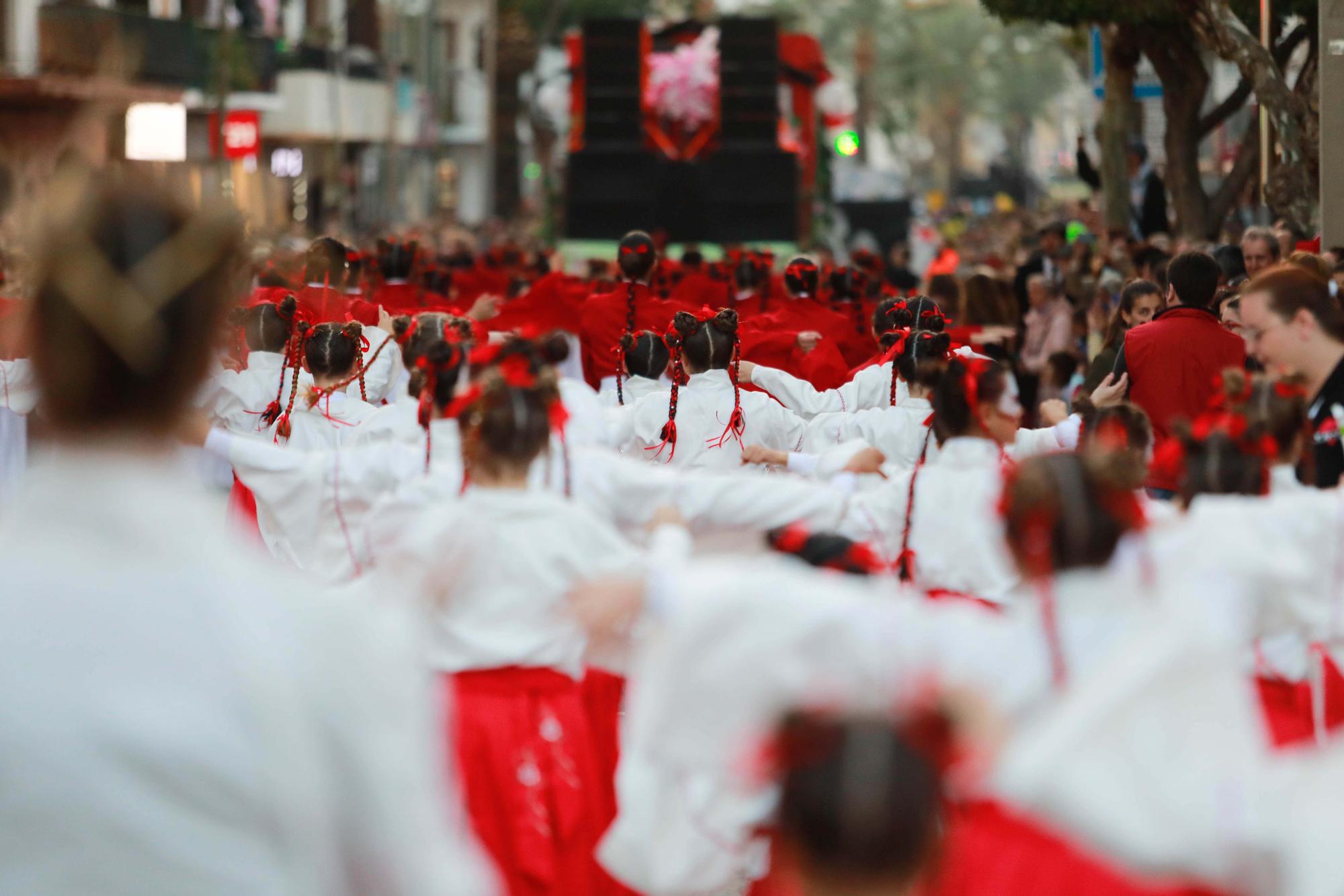 Todas las imágenes de la rúa de carnaval 2023 en Santa Eulària