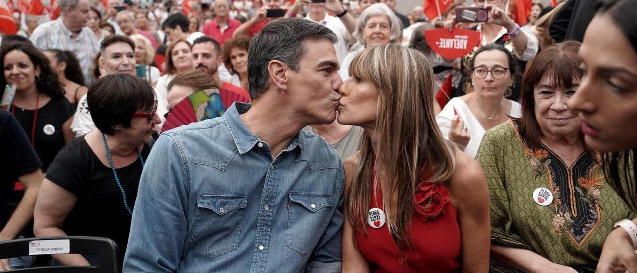 Los alcaldes del PSOE lanzan un manifiesto en el que denuncian que Sánchez es víctima de &#039;lawfare&#039;