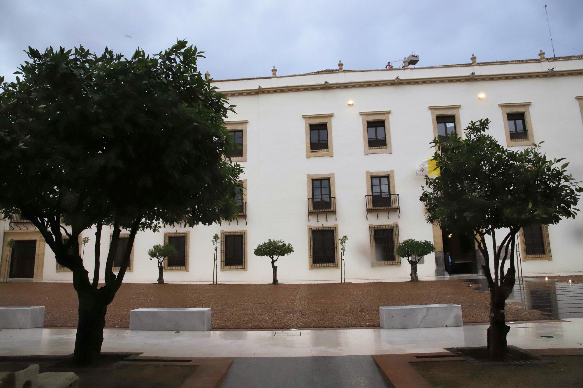 Vista institucional a la Capilla del Espíritu Santo y el renovado Palacio Epsicopal