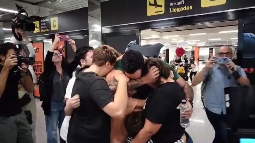 Valtònyc llega a Mallorca: así ha sido recibido en el aeropuerto de Palma