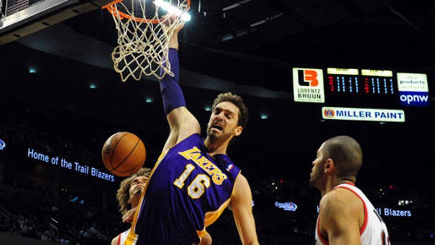 Pau Gasol durante el partido frente a los Portland.