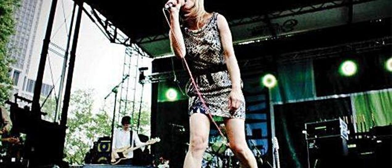 Kim Gordon en directo.