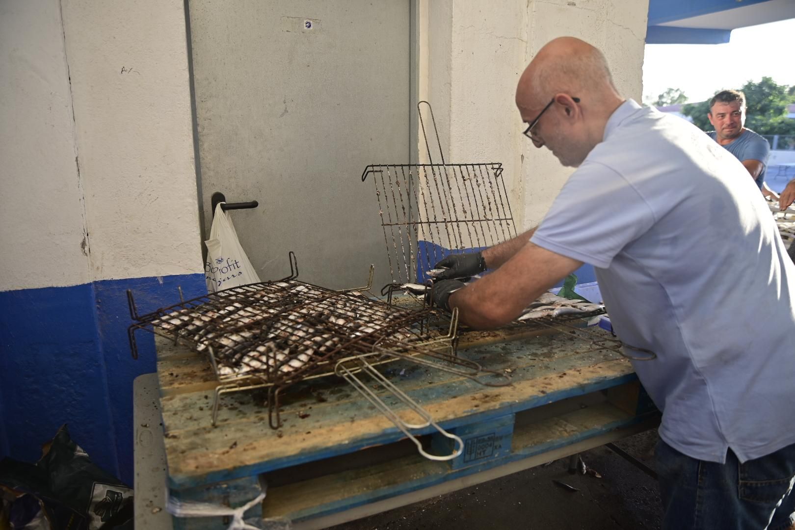 Galería | Torrà de sardinas en el Grau en Sant Pere