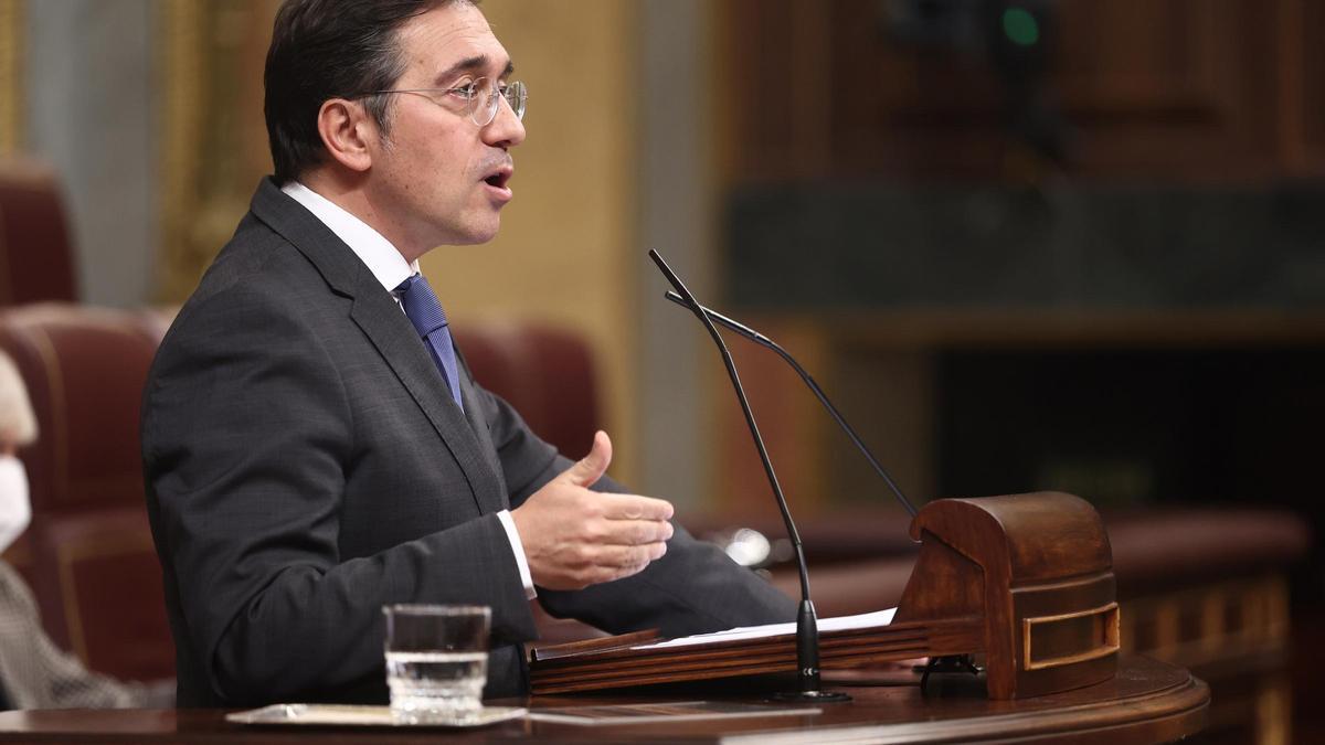 El ministro de Asuntos Exteriores, José Manuel Albares, en el pleno del Congreso.