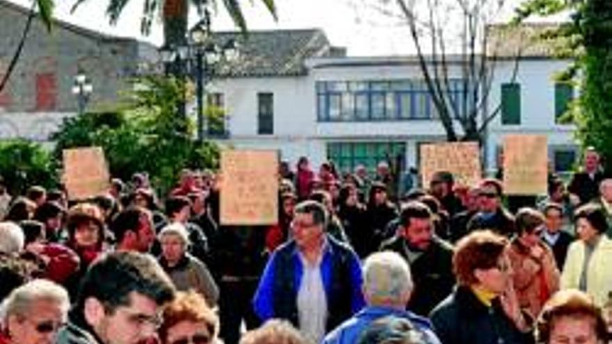 Unos 500 vecinos protestan por los cortes de luz en belalcazar