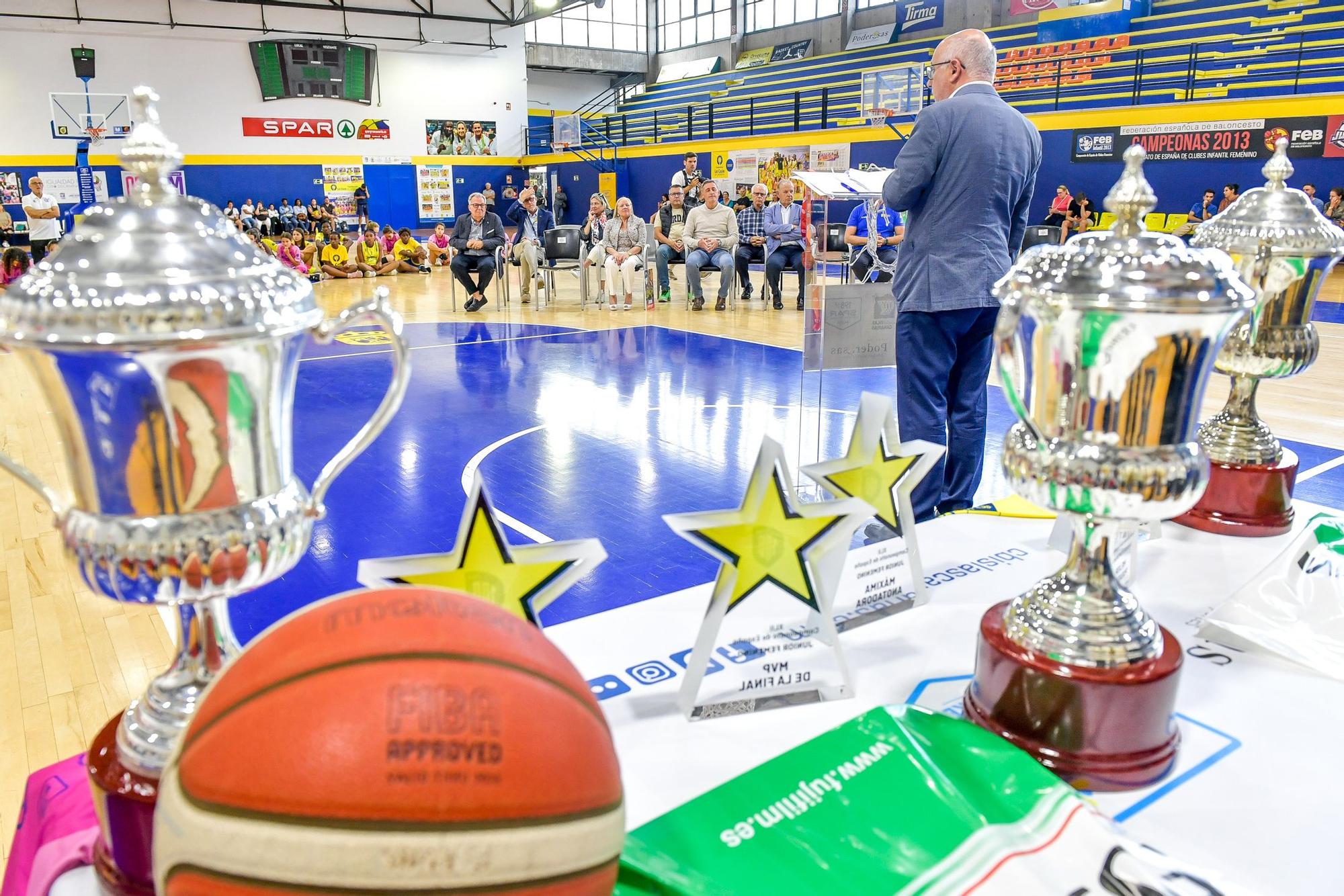 Homenaje en La Paterna al Spar Gran Canaria, que quedó campeón de España júnior