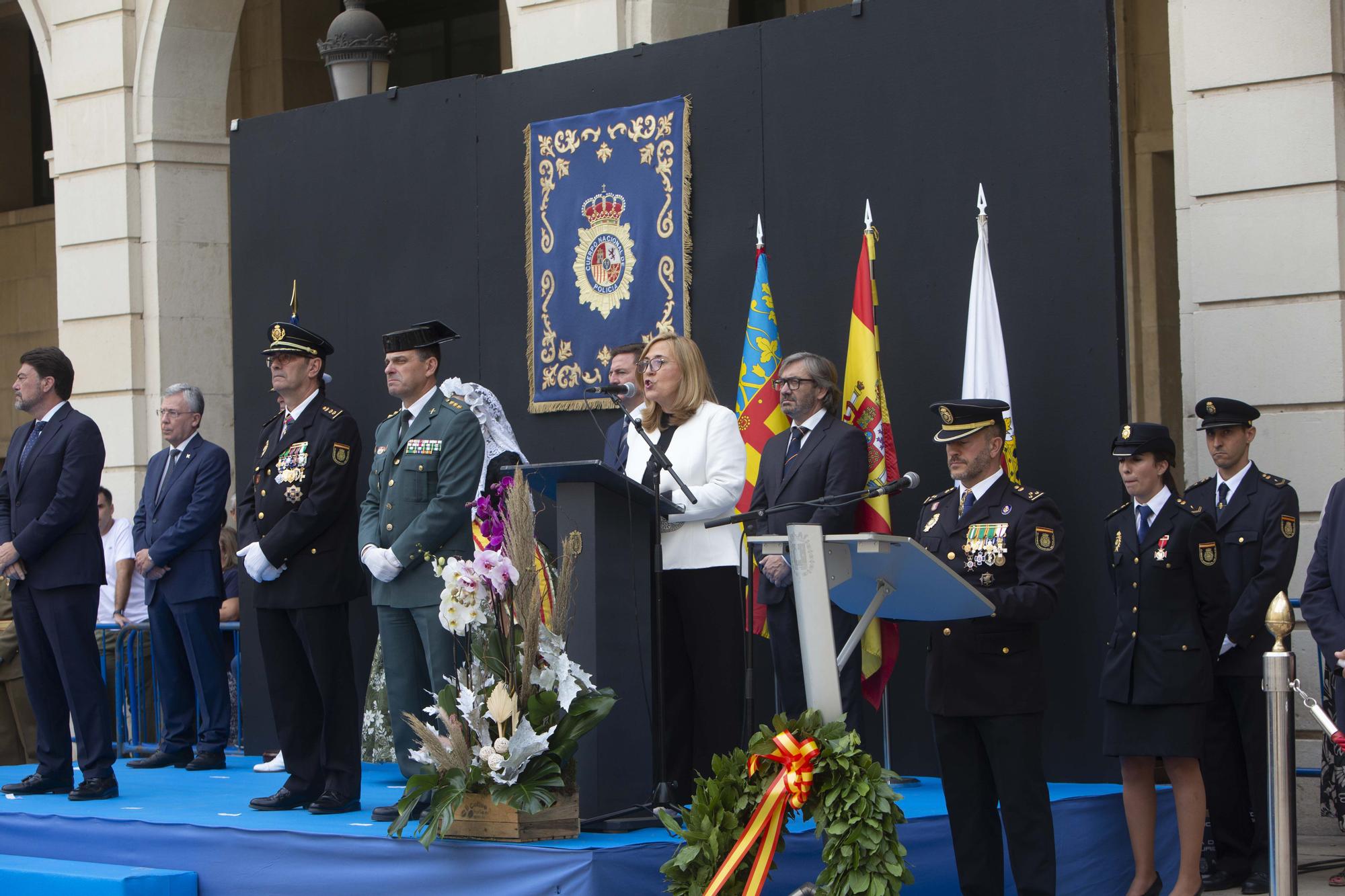 Actos de celebración del Patrón de la Policía Nacional en Alicante.