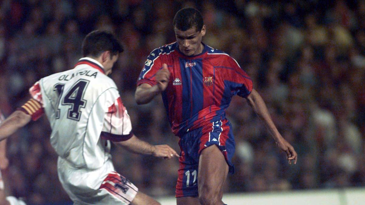 Rivaldo ganó el Balón de oro jugando de extremo