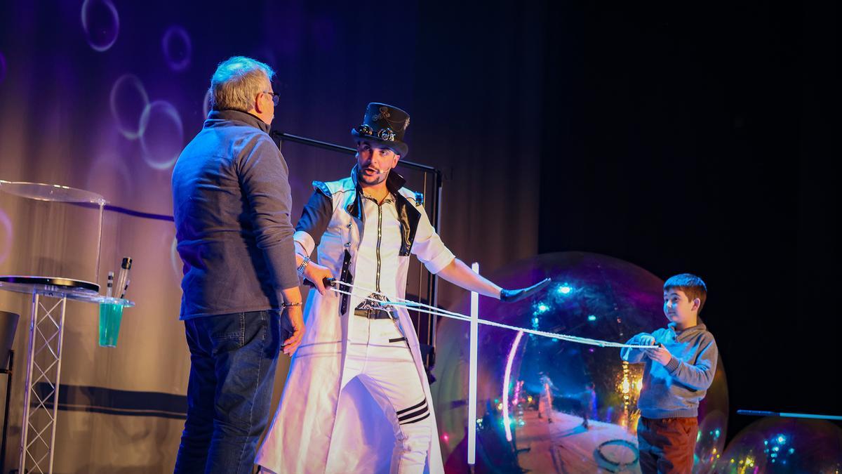Los más pequeños de la casa pudieron disfrutar del espectáculo ‘My Bubble World’ en el  Teatro Mónaco.