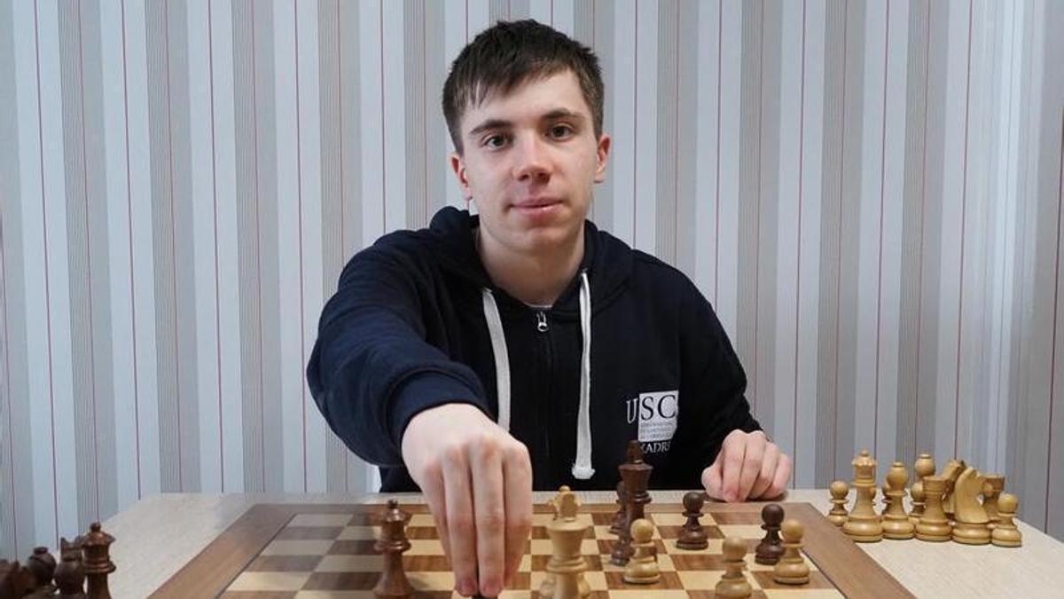 Un jugador de la USC, campeón gallego de ajedrez absoluto en la modalidad de partidas rápidas