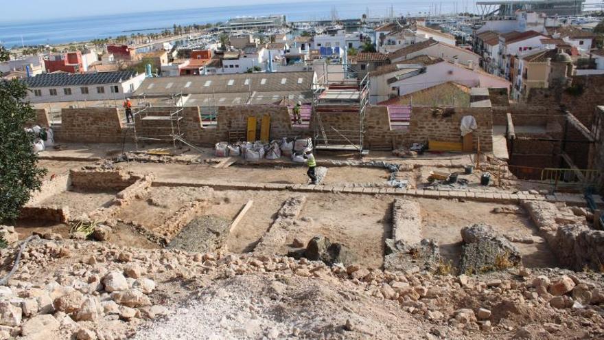 El castillo de Dénia se reencuentra con el mar |