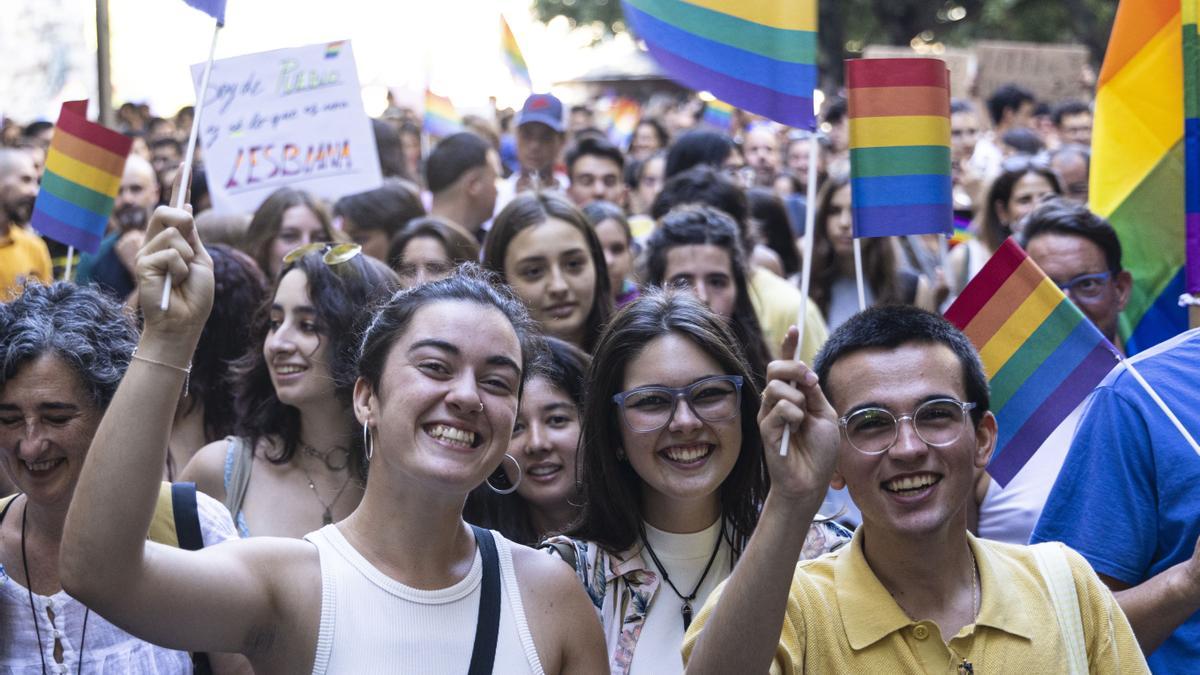 El Orgullo desborda Palma entre críticas al ayuntamiento