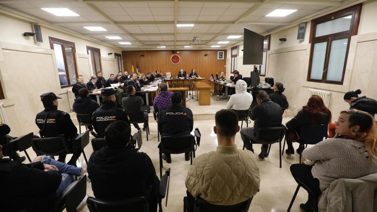 Los acusados, durante el juicio