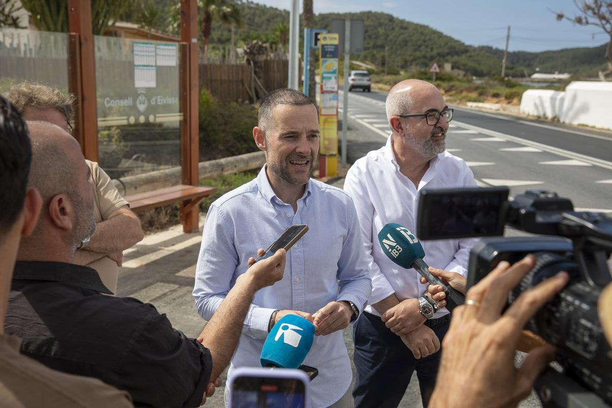 Mariano Juan y Vicent Roig, durante su comparecencia ante la prensa en Sant Francesc.