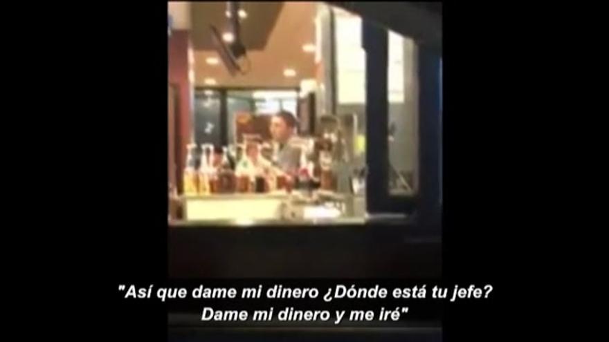 Violenta discusión por una hamburguesa en un restaurante de comida rápida de EEUU