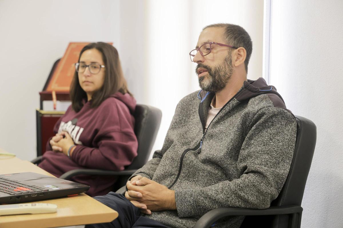 Maria Cruz Amela (PP), alcaldesa accidental, y Julio Solaz, el alcalde popular anterior a la moción de censura.