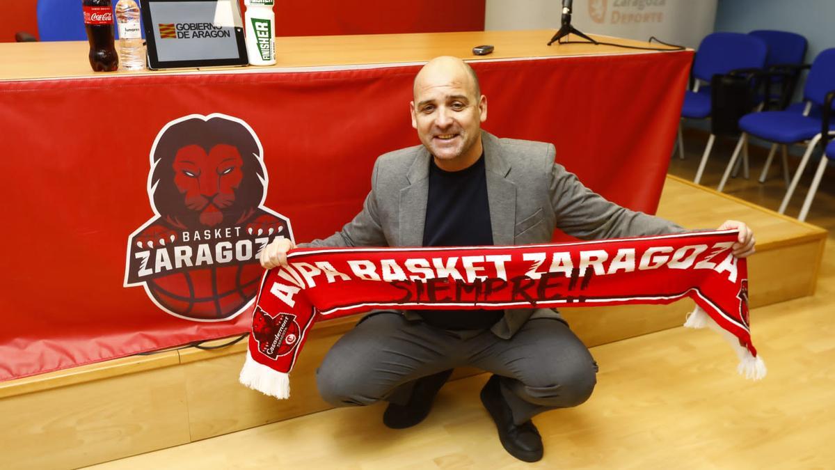 Toni Muedra, en su presentación como director deportivo del Casademont Zaragoza.