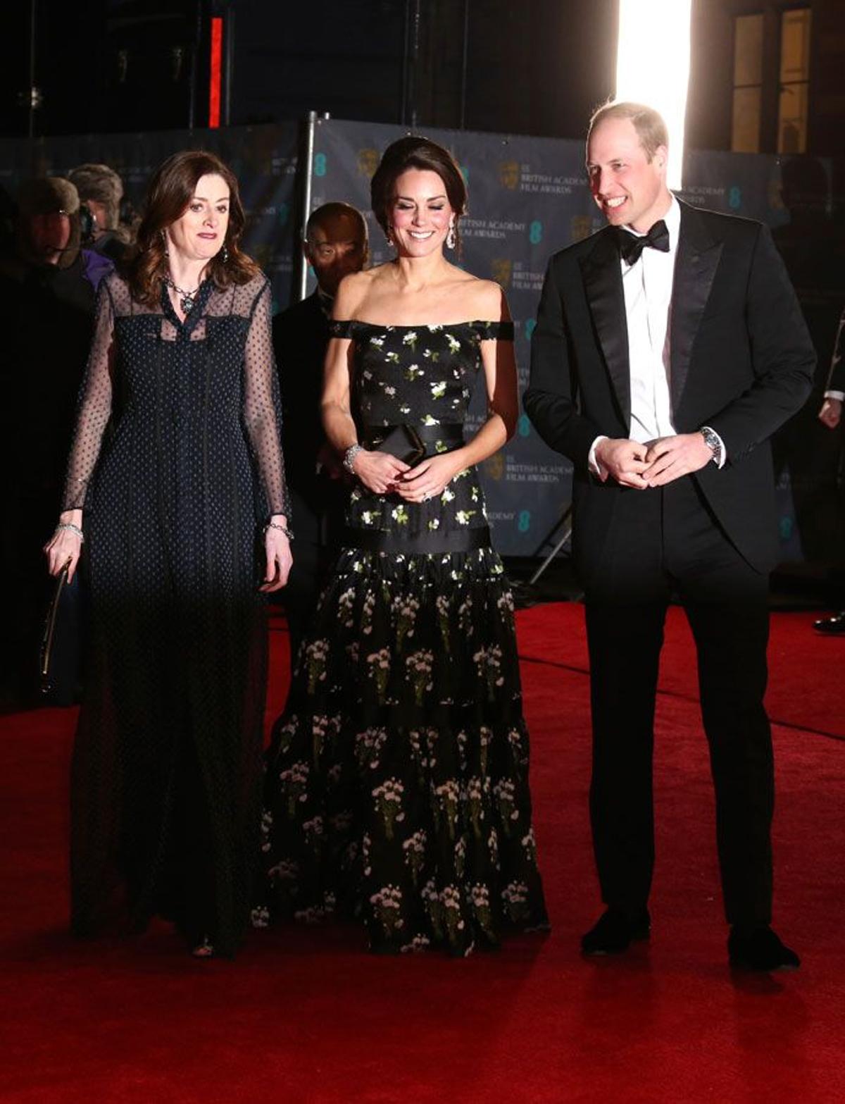 Kate Middleton de Alexander McQueen junto a Guillermo en los Bafta 2017