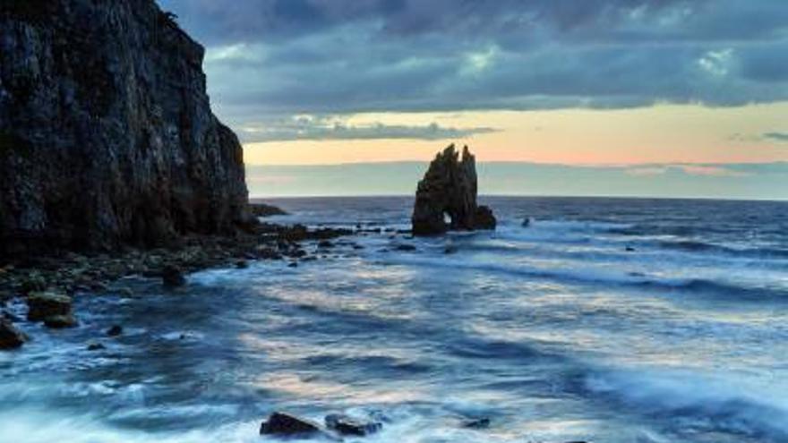 Una playa asturiana, nominada a ganar el premio al mejor atardecer de España