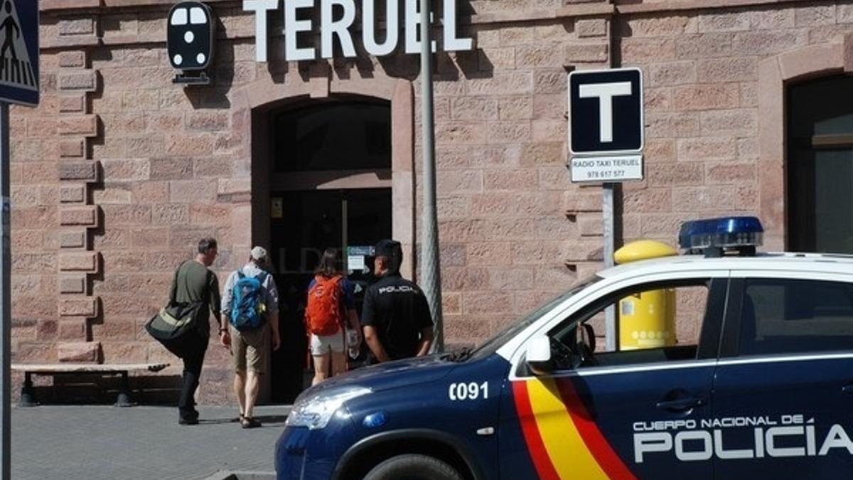 Coche de Policía Nacional en Teruel.