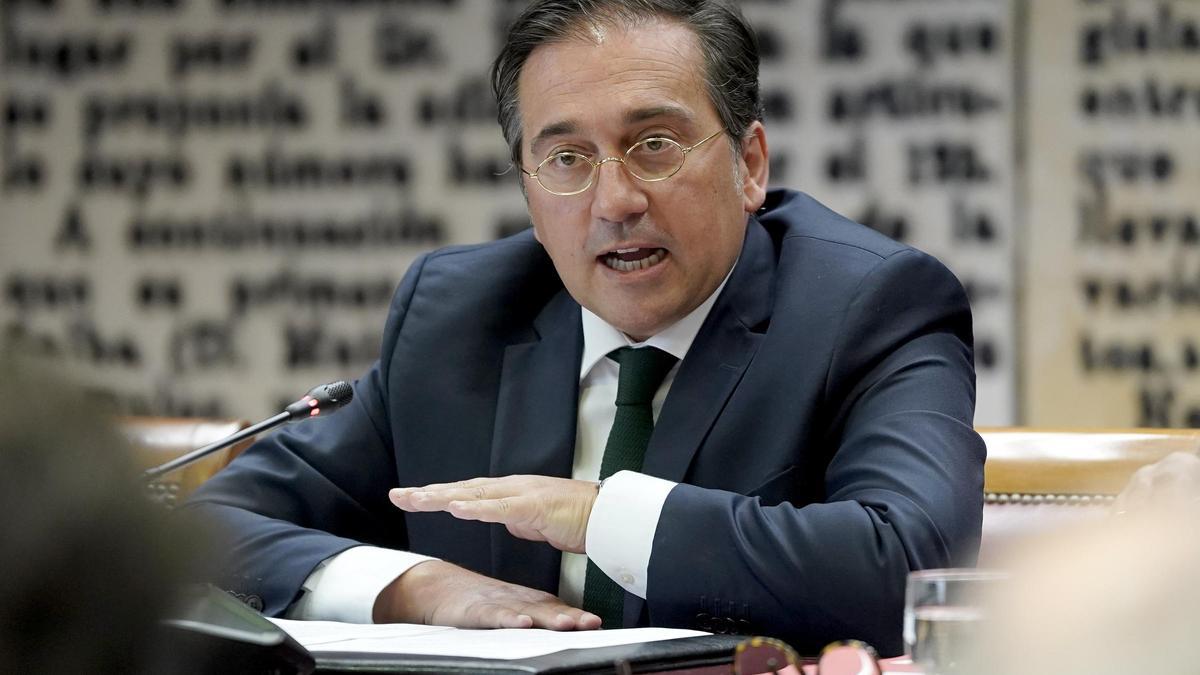 José Manuel Albares, ministro de Exteriores, durante la comisión celebrada en el Senado.