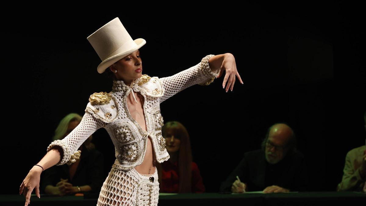 La gala Raíces deslumbra con sus proyectos de moda en Gijón (en imágenes)
