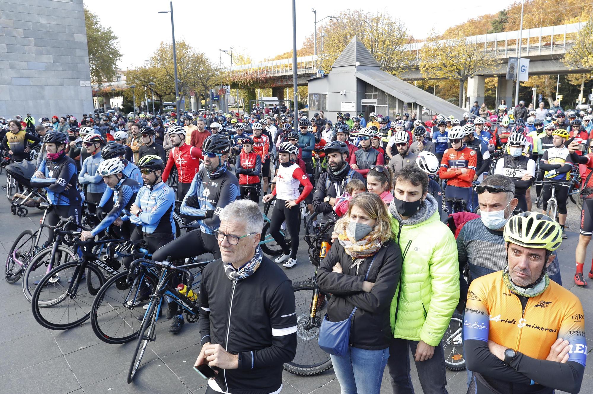 Un miler de persones diuen adeu a la ciclista de Girona atropellada mortalment per un conductor begut