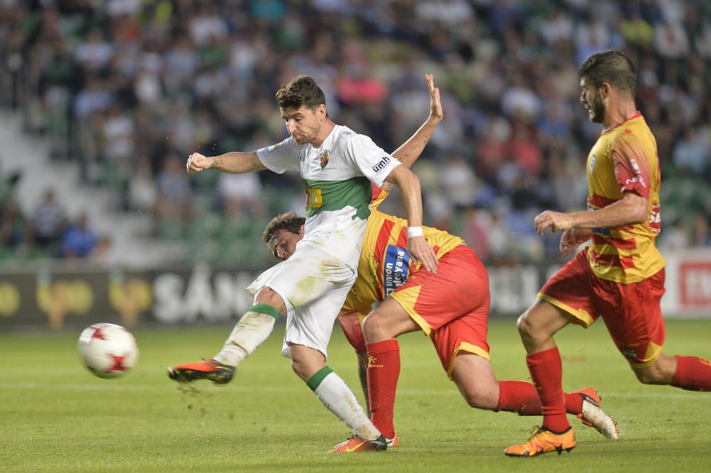 El Elche se muestra espeso y sin ideas ante el Alcoyano