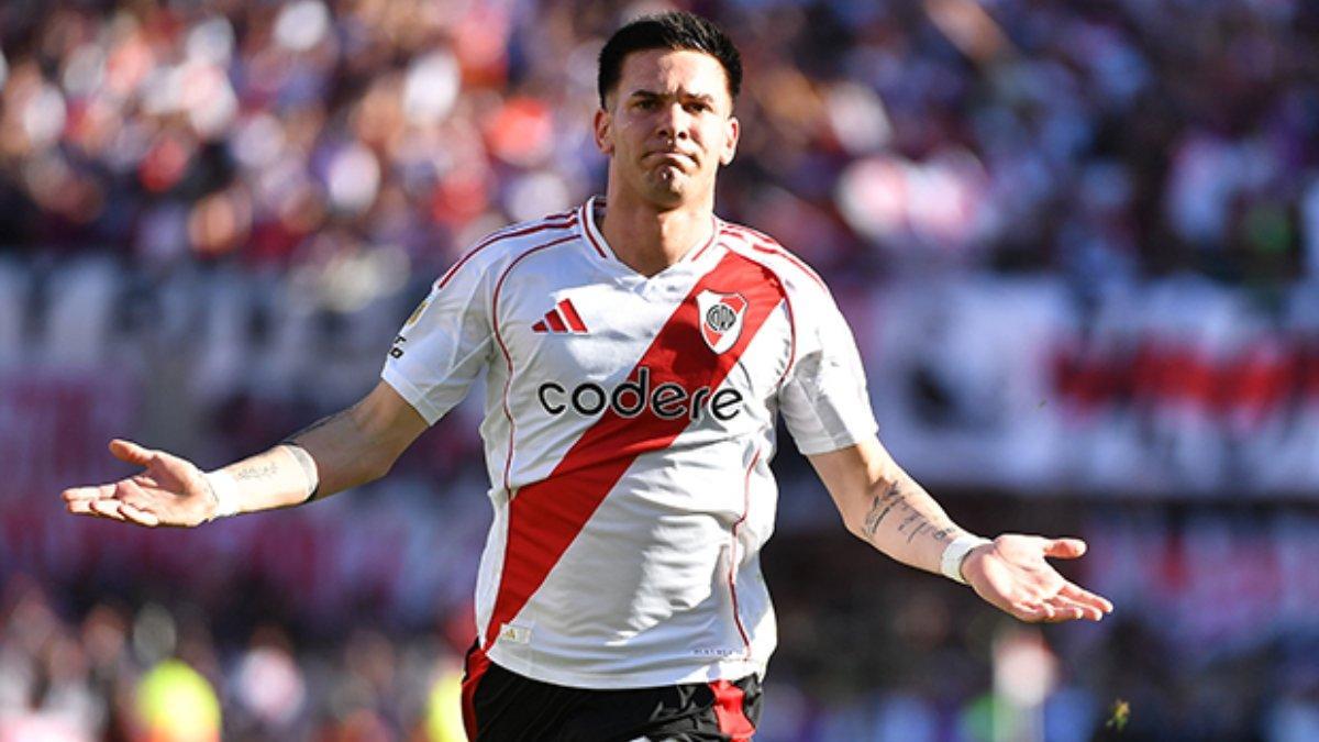Franco Mastantuono celebra uno de sus goles con River Plate