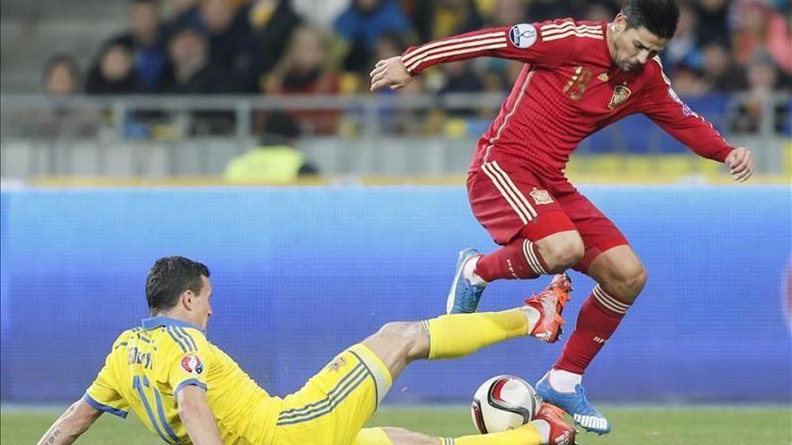 España gana en Kiev (0-1) y envía a Ucrania a la repesca