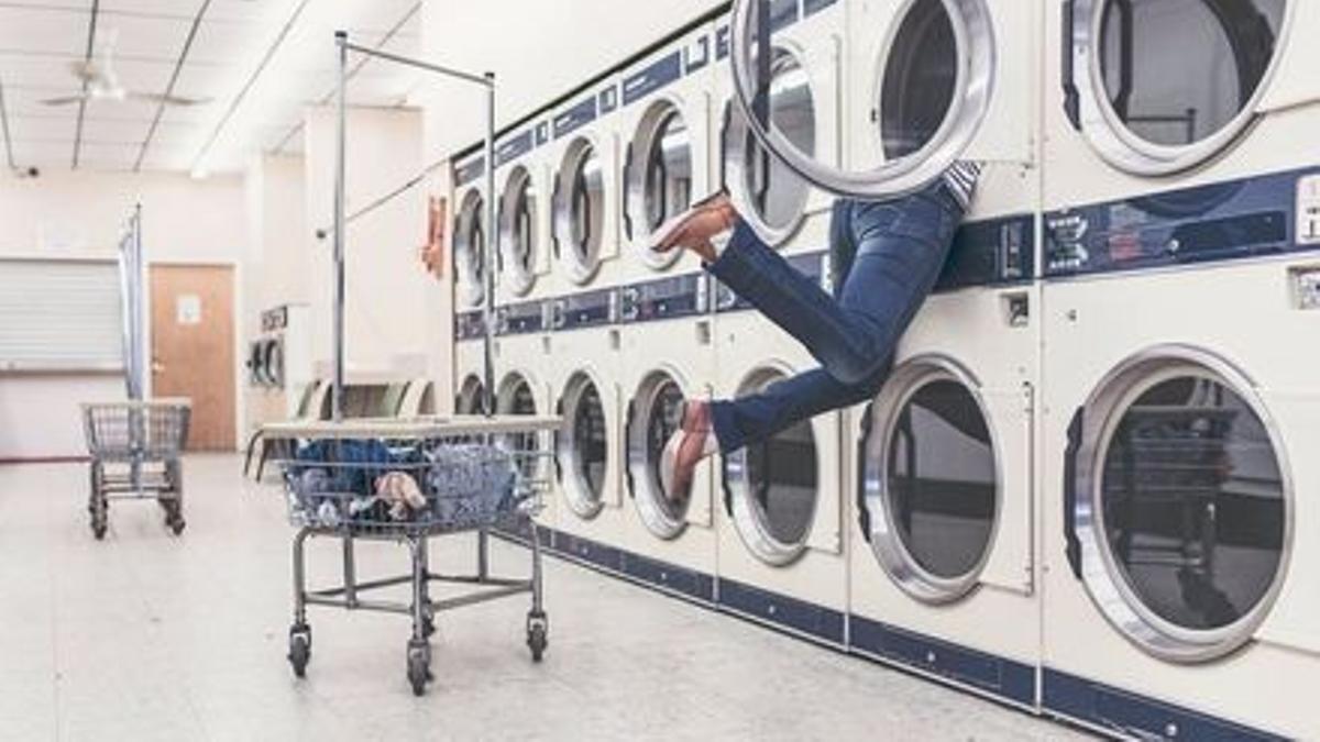 Tres trucos para que tu ropa salga más limpia de la lavadora que deberías conocer