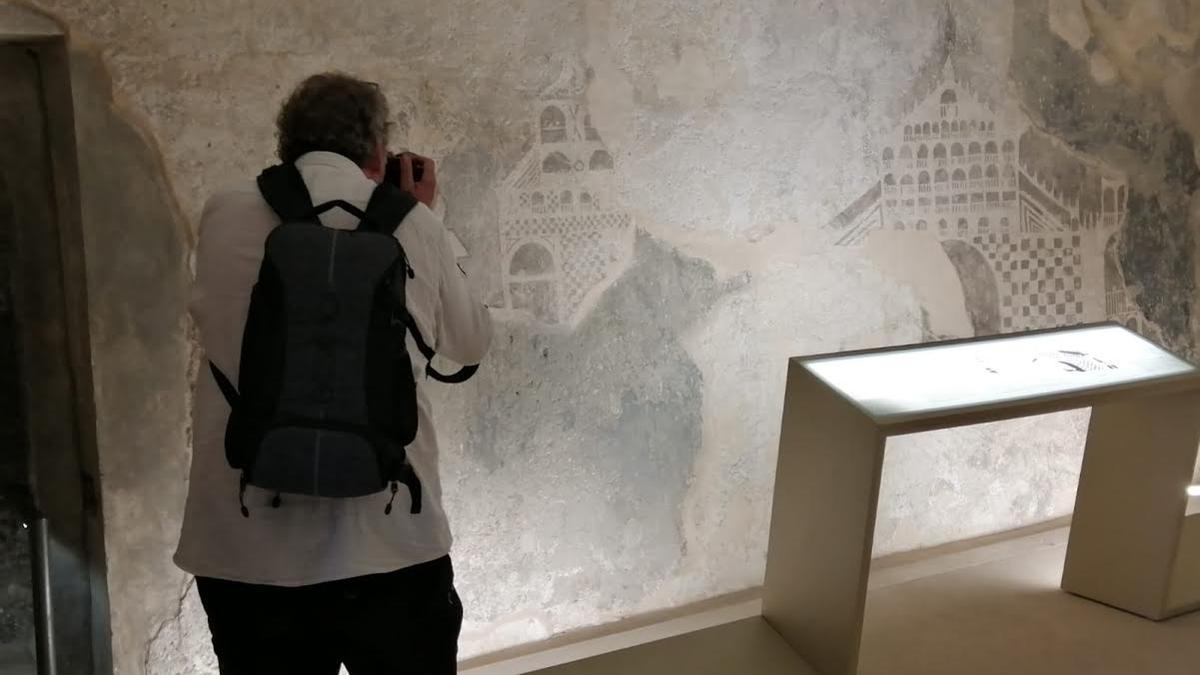 Fotografiando los vestigios históricos de Villena.