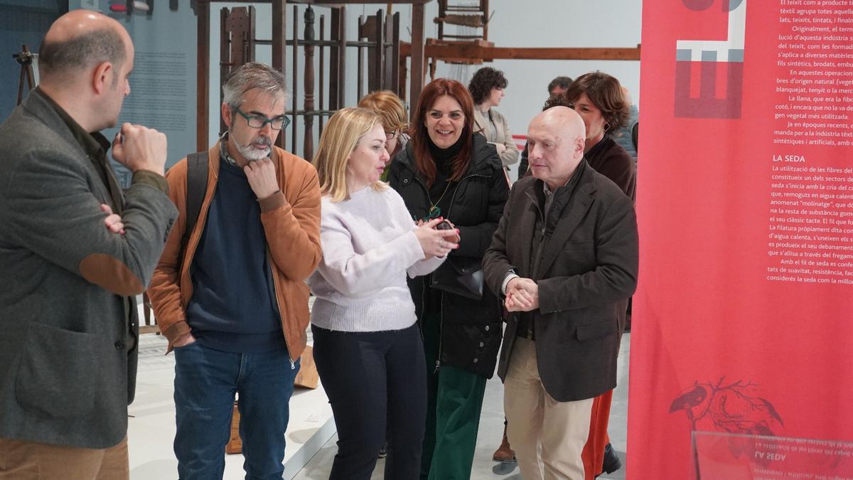 Natàlia Enguix y Paco Teruel, en el Museo del Textil de Ontinyent