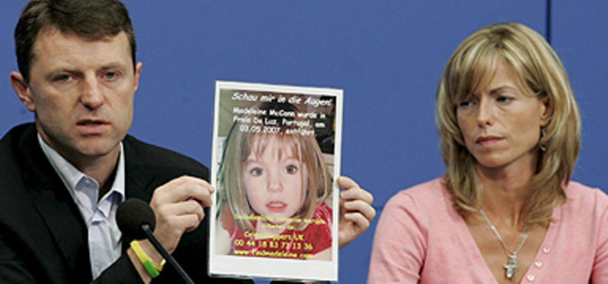 Gerry i Kate McCann, amb una foto de Madeleine, el 2007.