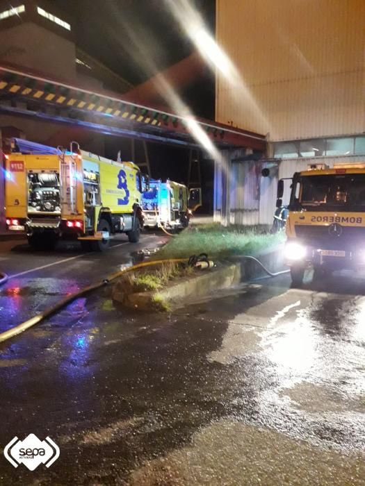 Incendio industrial en Saint Gobain, en Avilés