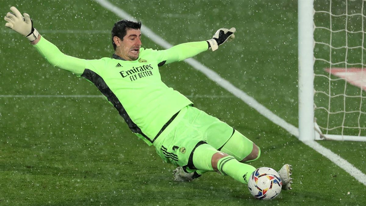 Courtois será clave ante el Liverpool en Anfield