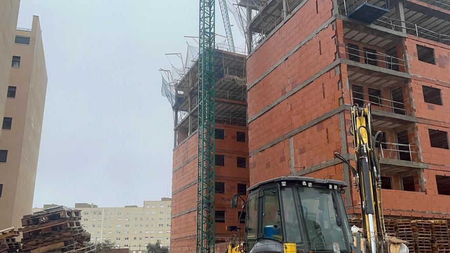 Vídeo | Edificio en construcción en el que se ha producido el suceso de Cáceres